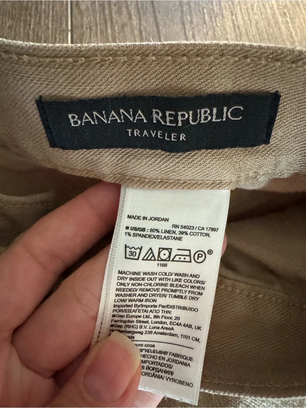 Banana Republic Men’s Traveler Chinos in Light Khaki (31x30; slim fit)
